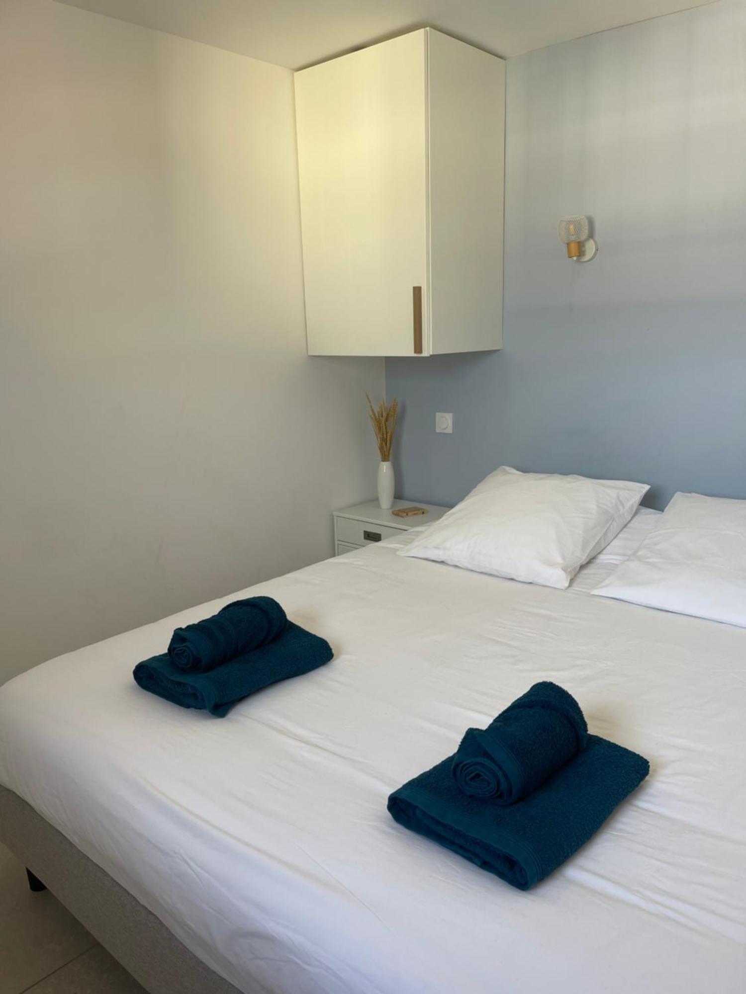 Appart Vue Mer Coeur Ville - Casa Riviera Bellevue Сен Максим Екстериор снимка